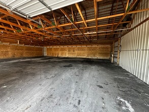 7702 Maltlage Dr, Bayberry, NY à louer Photo intérieure– Image 1 sur 2