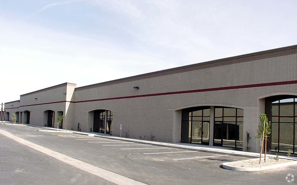 1725 W Williams Dr, Phoenix, AZ à louer - Photo de l’immeuble – Image 3 sur 6