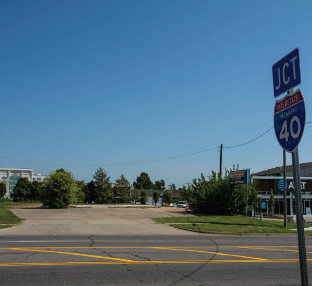 1716 S Sooner Rd, Midwest City, OK à vendre - Photo de l’immeuble – Image 2 sur 4