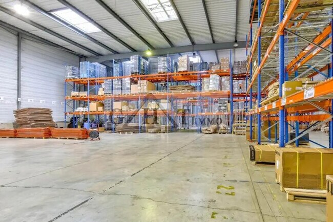 Plus de détails pour Industriel/Logistique à louer