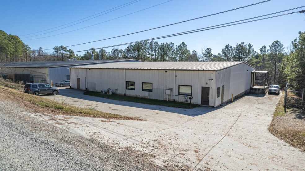 2907 W Pettigrew St, Durham, NC à louer - Photo de l’immeuble – Image 2 sur 11