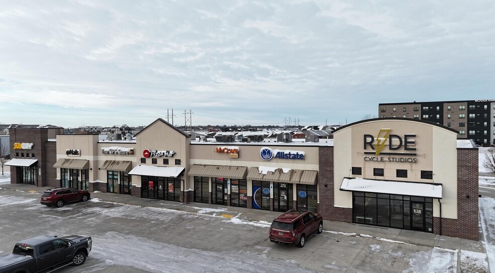 3155 Bluestem Dr, West Fargo, ND à vendre - Photo de l’immeuble – Image 1 sur 9