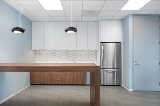 501 W Broadway, San Diego, CA à louer Photo intérieure– Image 2 sur 5