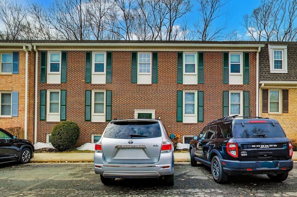 5520-5532 Hempstead Way, Springfield, VA à vendre Photo de l’immeuble– Image 1 sur 4