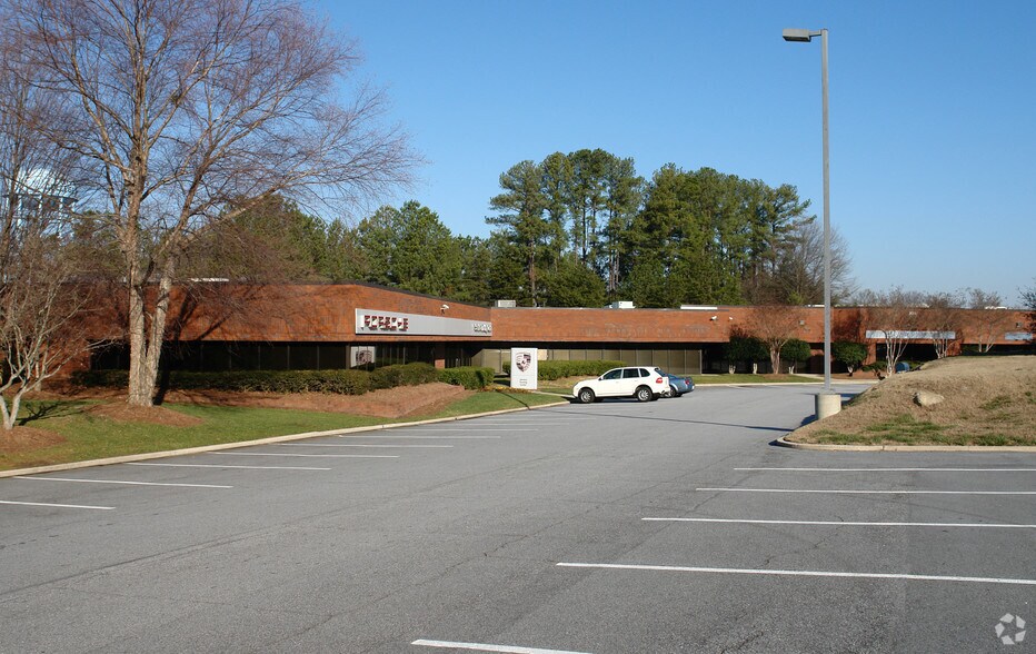 1777 Phoenix Pky, College Park, GA à vendre - Photo de l’immeuble – Image 3 sur 5
