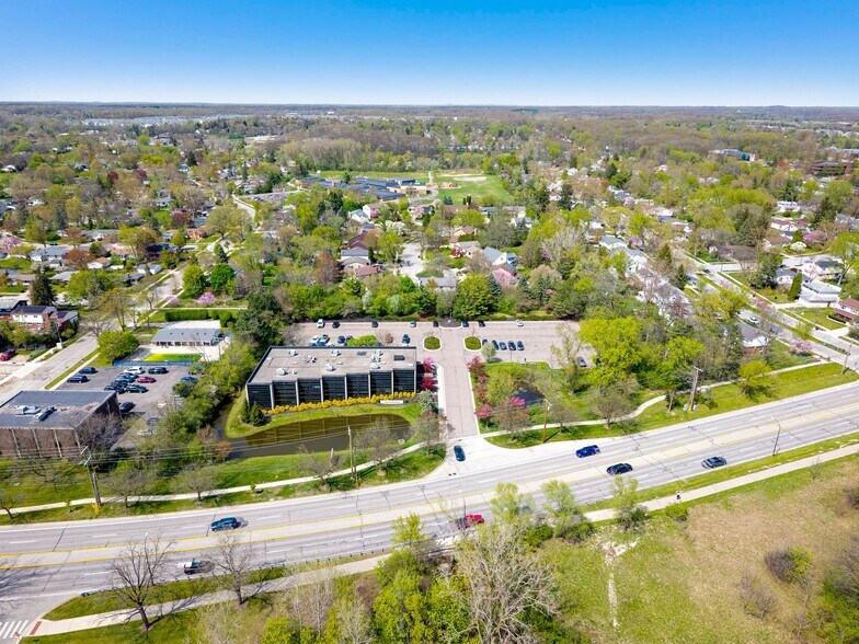 3055 Plymouth Rd, Ann Arbor, MI à vendre - Photo de l’immeuble – Image 3 sur 9