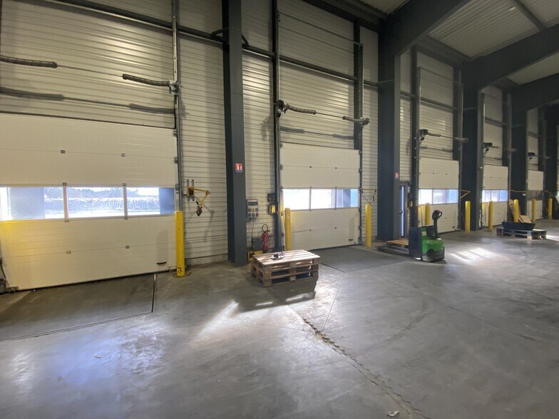 Industriel/Logistique dans Laruscade à vendre - Photo de l’immeuble – Image 3 sur 7