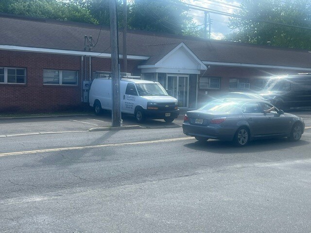 181 Greenwood Ave, Midland Park, NJ à louer - Photo de l’immeuble – Image 2 sur 7