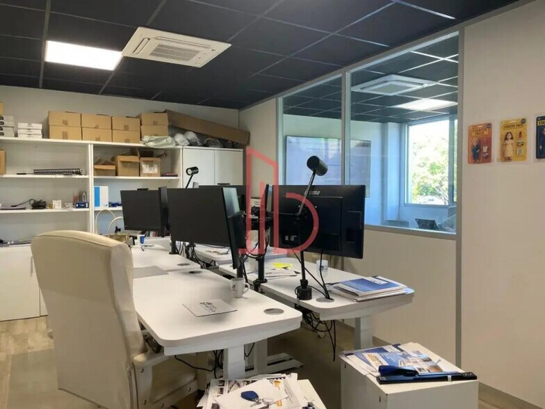 Bureau dans Bordeaux à vendre - Photo de l’immeuble – Image 2 sur 5