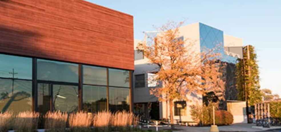 9333 N Milwaukee Ave, Niles, IL à louer - Photo principale – Image 1 sur 2