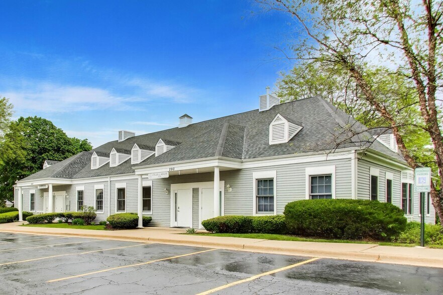 290 N Rand Rd, Lake Zurich, IL à louer - Photo de l’immeuble – Image 3 sur 23