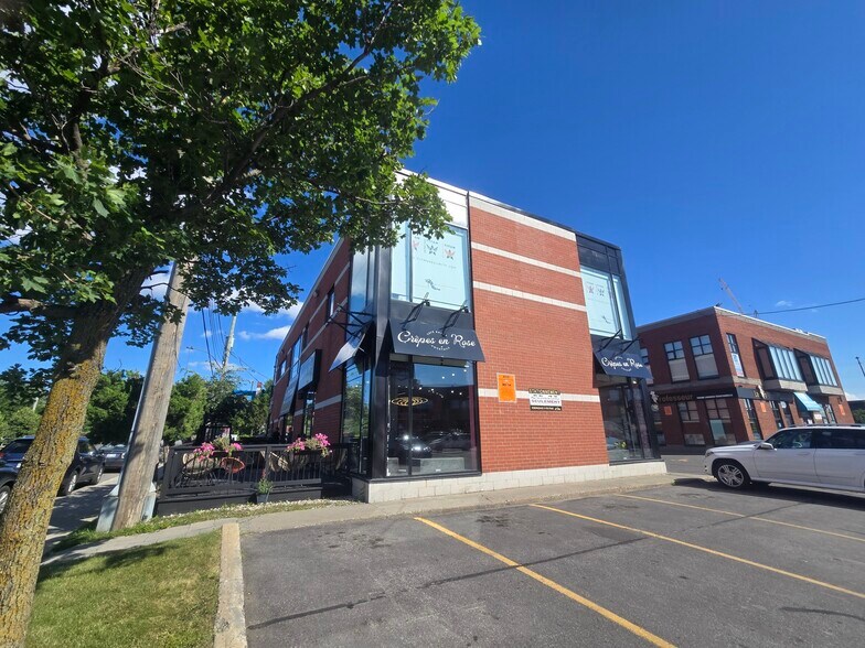 9732 Rue Birnam, Montréal, QC à louer - Photo de l’immeuble – Image 2 sur 11