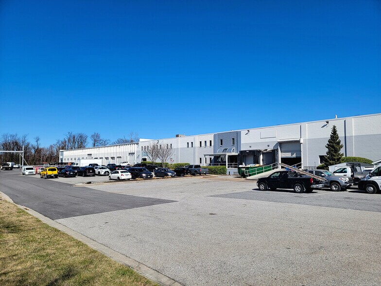 2801 W Patapsco Ave, Baltimore, MD à louer - Photo de l’immeuble – Image 2 sur 3