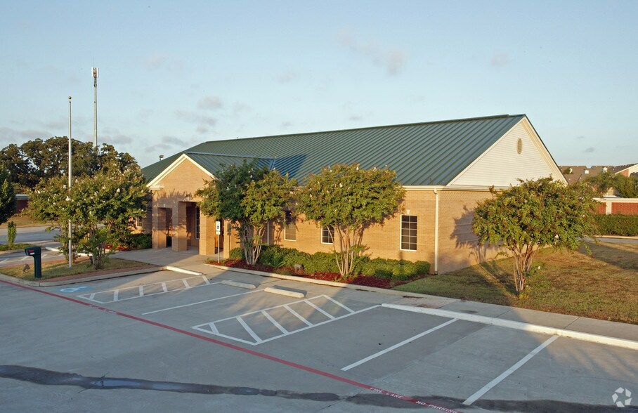 2419 Highway 121, Bedford, TX à vendre - Photo de l’immeuble – Image 3 sur 18