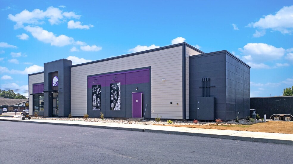 15895 Highland Dr, McKenzie, TN à vendre - Photo de l’immeuble – Image 2 sur 7