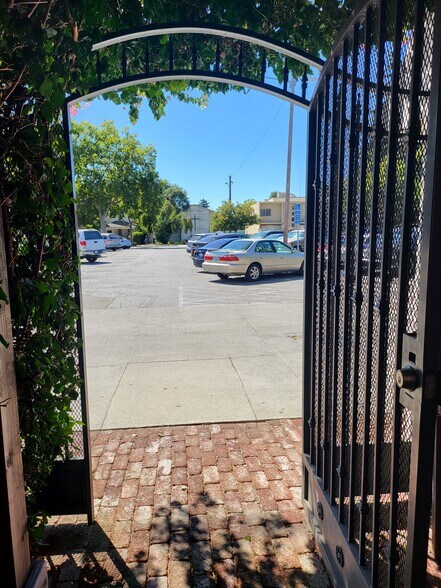 7451 Monterey St, Gilroy, CA à vendre - Photo de l’immeuble – Image 3 sur 50