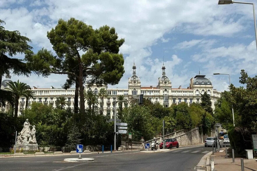 Bureau dans Nice à vendre - Photo de l’immeuble – Image 1 sur 1