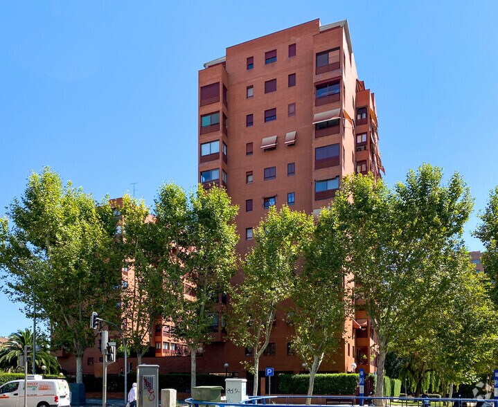 Calle del Corazón de María, 80, Madrid, Madrid à louer - Photo de l’immeuble – Image 2 sur 2