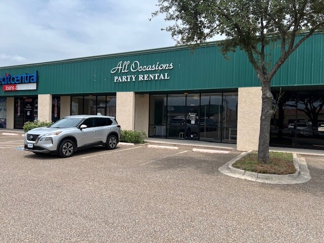200-224 N McColl Rd, McAllen, TX à louer - Photo de l’immeuble – Image 2 sur 8