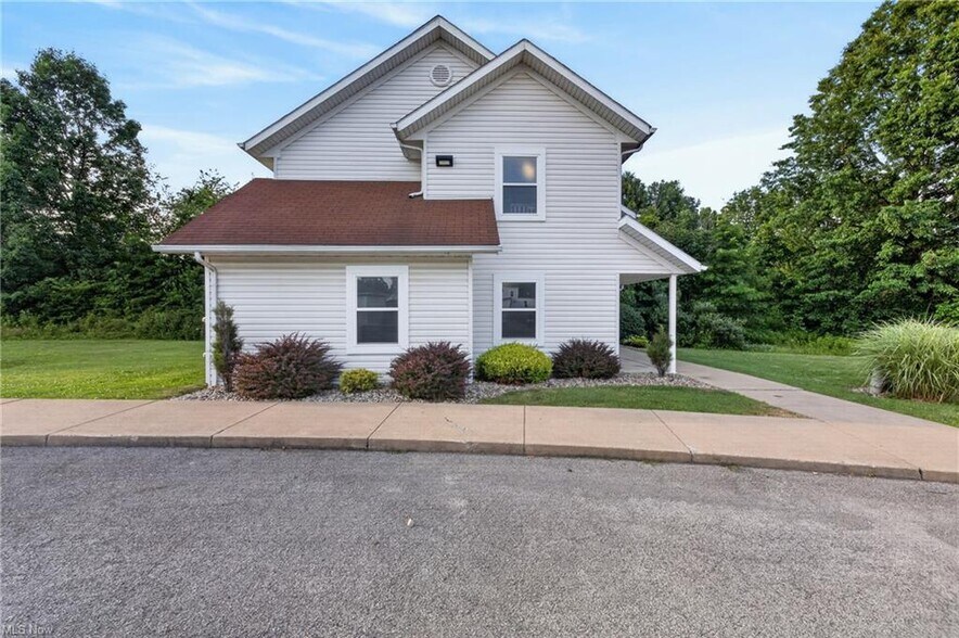 2814 Vestal Rd portefeuille de 2 biens à vendre sur LoopNet.fr - Photo de l’immeuble – Image 1 sur 8