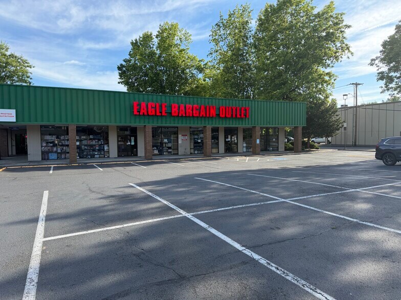 837-861 E Powell Blvd, Gresham, OR à louer - Photo de l’immeuble – Image 2 sur 4
