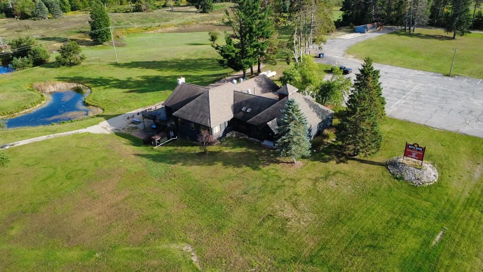3459 S US Highway 31, Brutus, MI à vendre - Photo de l’immeuble – Image 2 sur 7