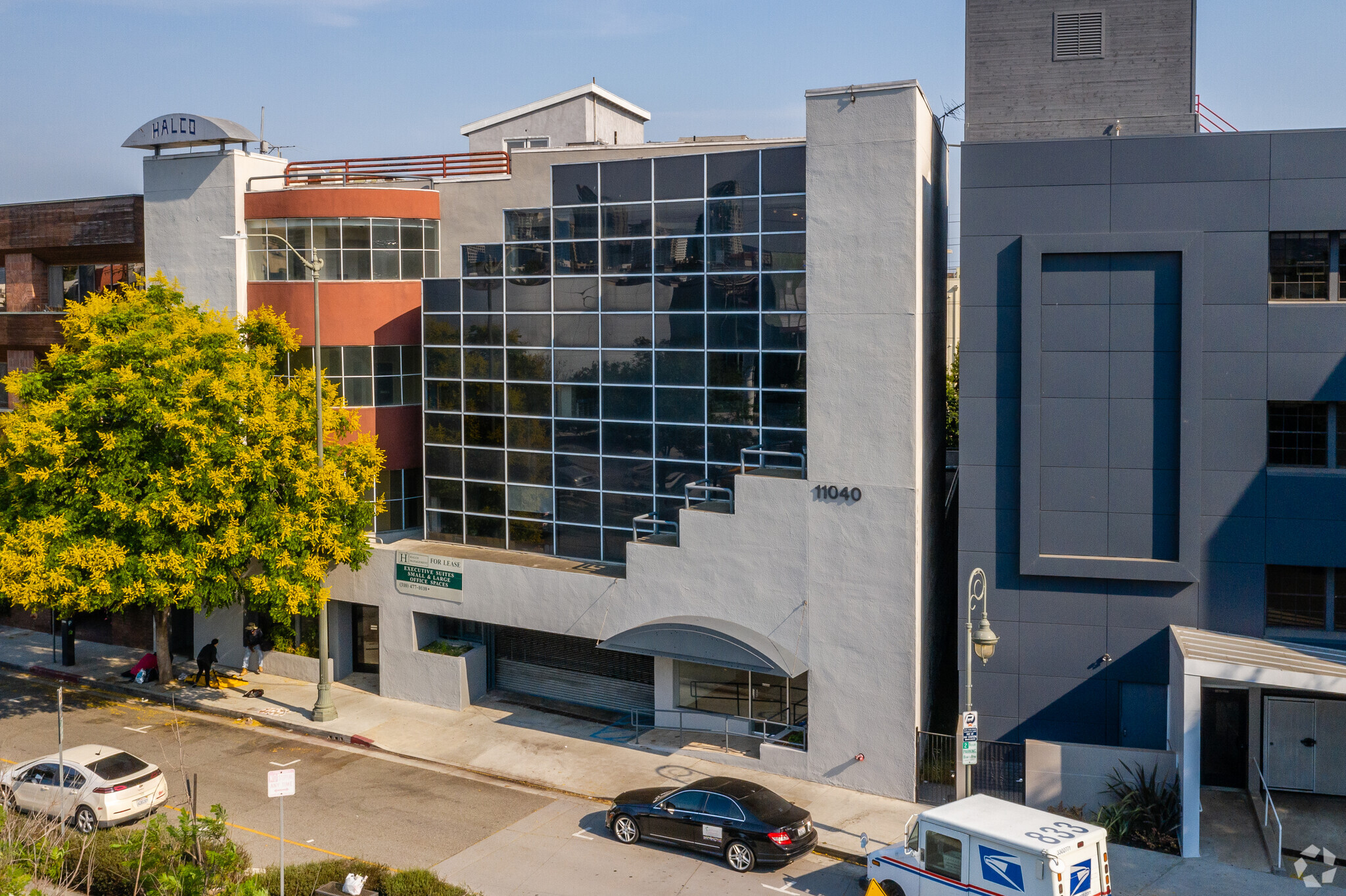 11040 Santa Monica Blvd, Los Angeles, CA à louer Photo de l’immeuble– Image 1 sur 16