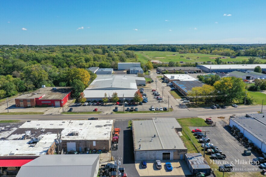 905 Anita Ave, Antioch, IL à louer - Photo de l’immeuble – Image 2 sur 6