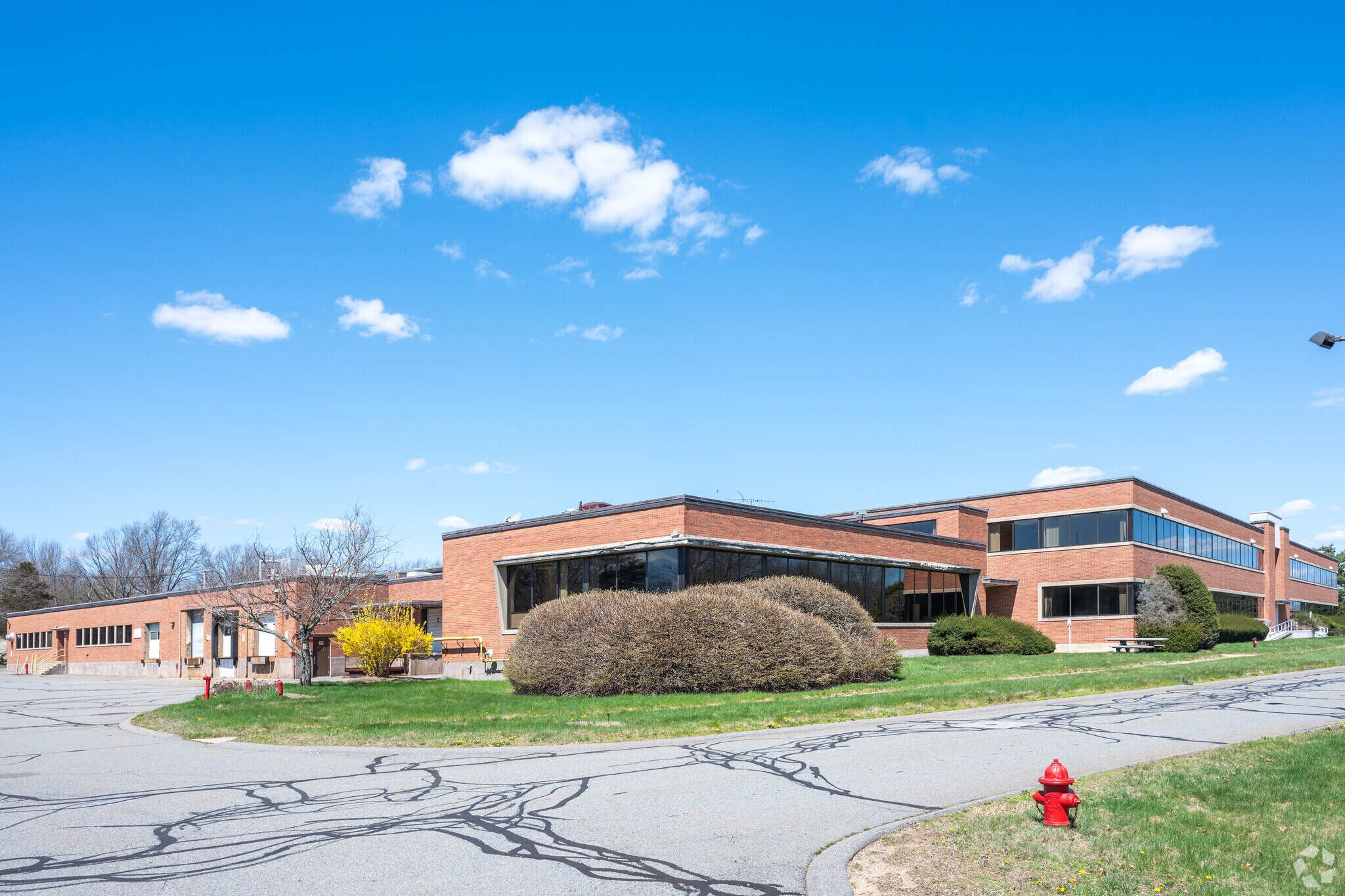 63 Nahatan St, Norwood, MA à vendre Photo principale– Image 1 sur 7