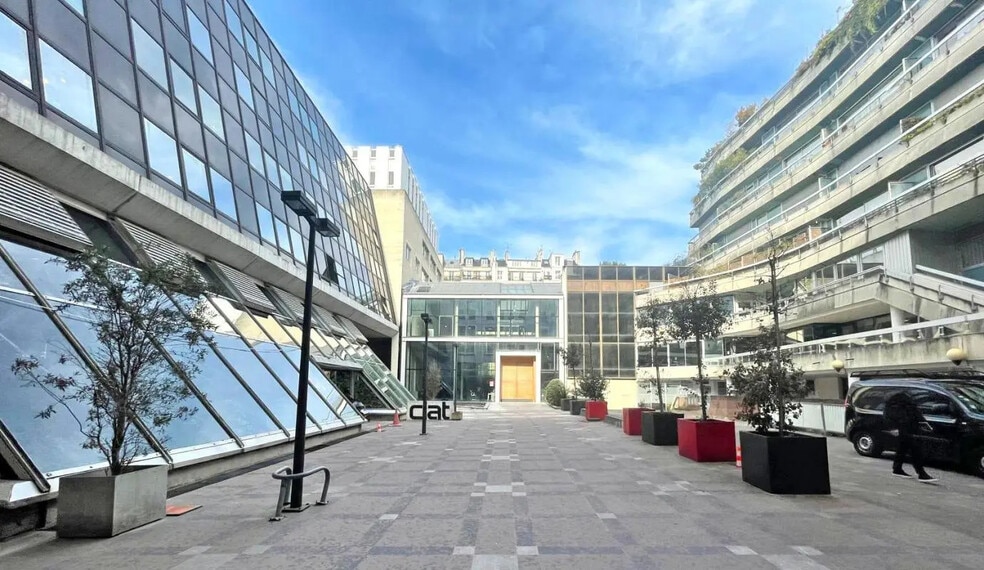 Bureau dans Paris à louer - Photo de l’immeuble – Image 2 sur 19