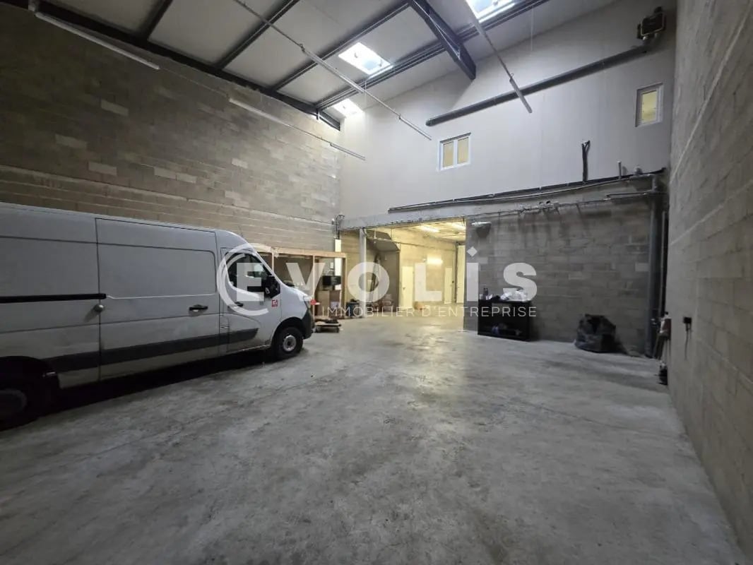 Local d’activités dans Étréchy à louer Photo de l’immeuble– Image 1 sur 11