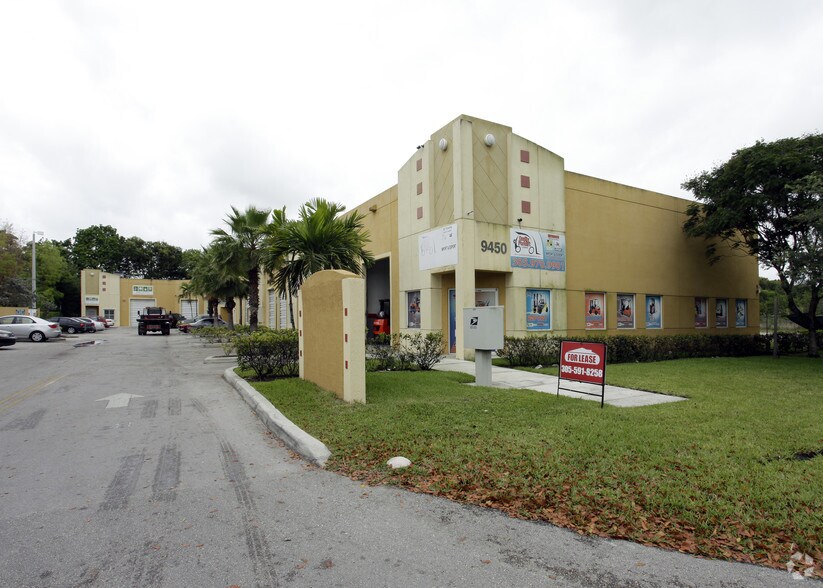 9450 NW 58th St, Miami, FL à louer - Photo de l’immeuble – Image 3 sur 5