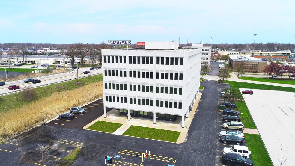 35350 Curtis Blvd, Eastlake, OH à louer - Photo de l’immeuble – Image 3 sur 45