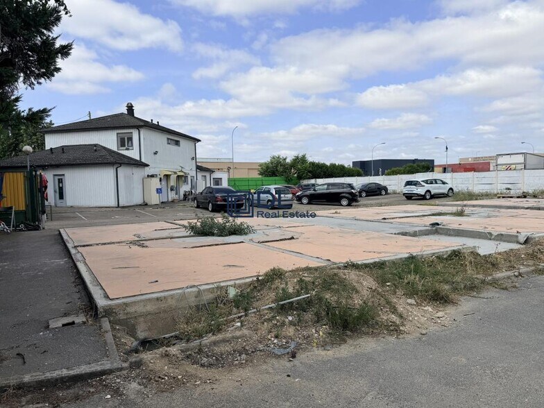 Terrain dans Vigneux-sur-Seine à louer - Photo de l’immeuble – Image 2 sur 4
