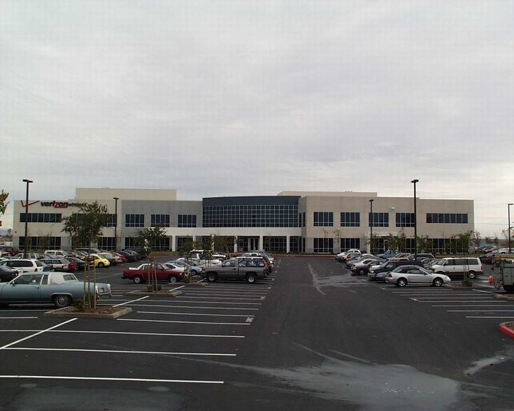 10730 International Dr, Rancho Cordova, CA à louer - Photo de l’immeuble – Image 2 sur 16