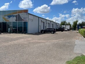 400 E Pecan Ave, McAllen, TX à louer Photo intérieure– Image 1 sur 13