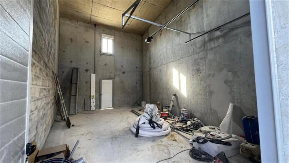 Local d'activités dans Fontenay-Trésigny à vendre - Photo intérieure – Image 3 sur 5