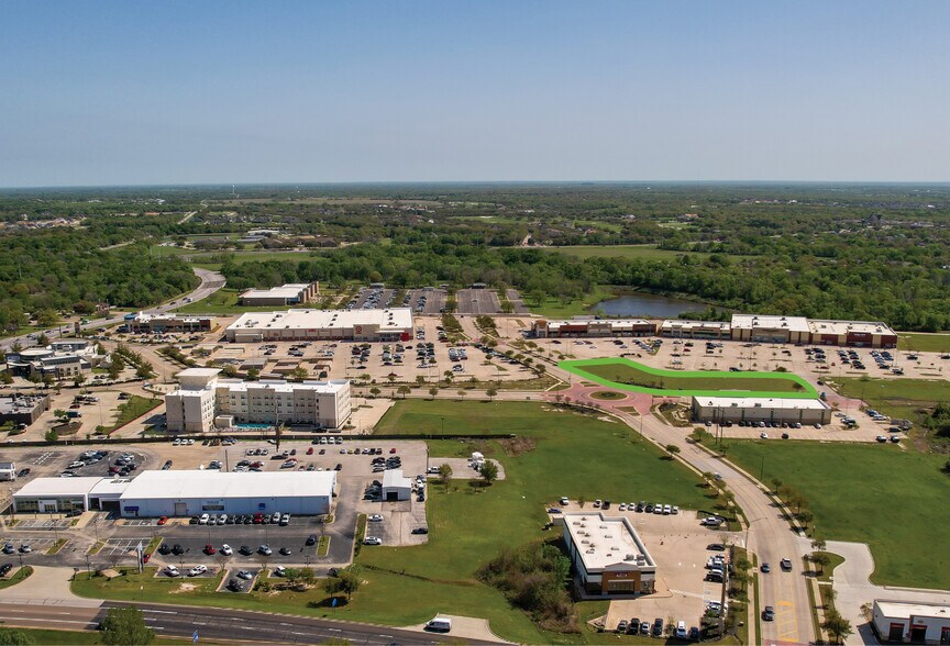 3001 Wildflower Dr, Bryan, TX à louer - Photo de l’immeuble – Image 1 sur 5