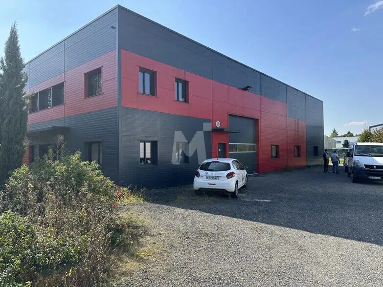 Local d’activités dans Dourdan à louer - Photo de l’immeuble – Image 2 sur 13