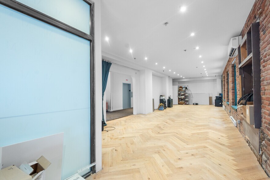 754-762 Rue Saint-Paul O, Montréal, QC à louer - Photo de l’immeuble – Image 3 sur 18