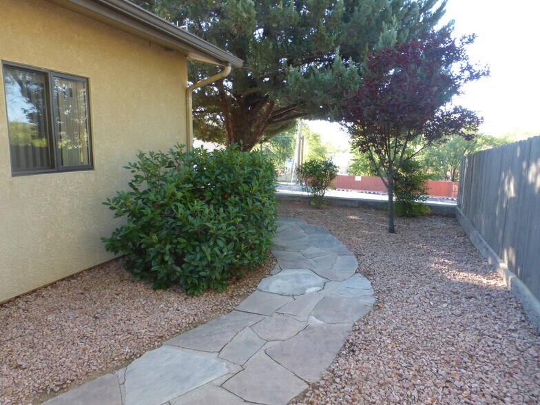 154 E Merritt St, Prescott, AZ à louer - Photo de l’immeuble – Image 3 sur 16