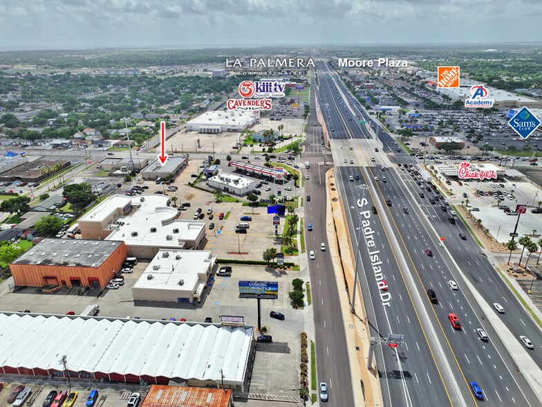 4750 S Padre Island Dr, Corpus Christi, TX à louer - Photo principale – Image 1 sur 3