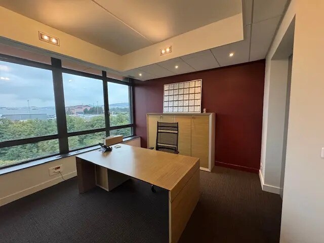 Bureau dans Saint-Étienne à louer - Photo de l’immeuble – Image 2 sur 10