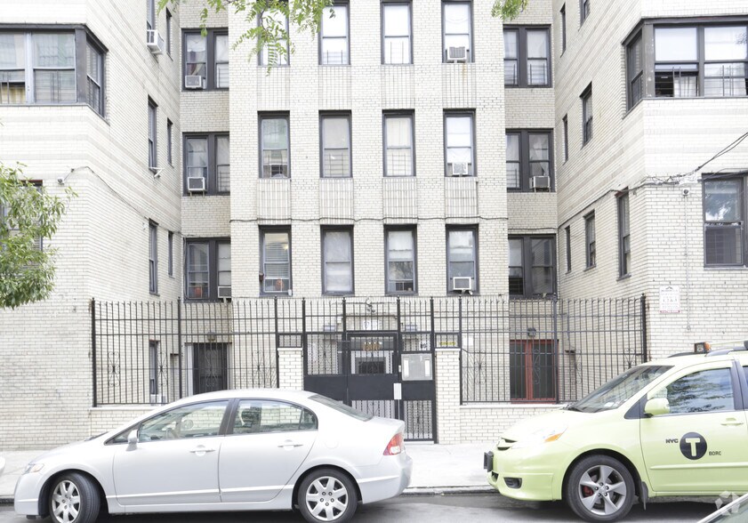 1860 Morris Ave, Bronx, NY à vendre - Photo de l’immeuble – Image 3 sur 4