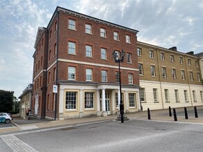 Queen Mother Sq, Dorchester à louer Photo de l’immeuble– Image 1 sur 6