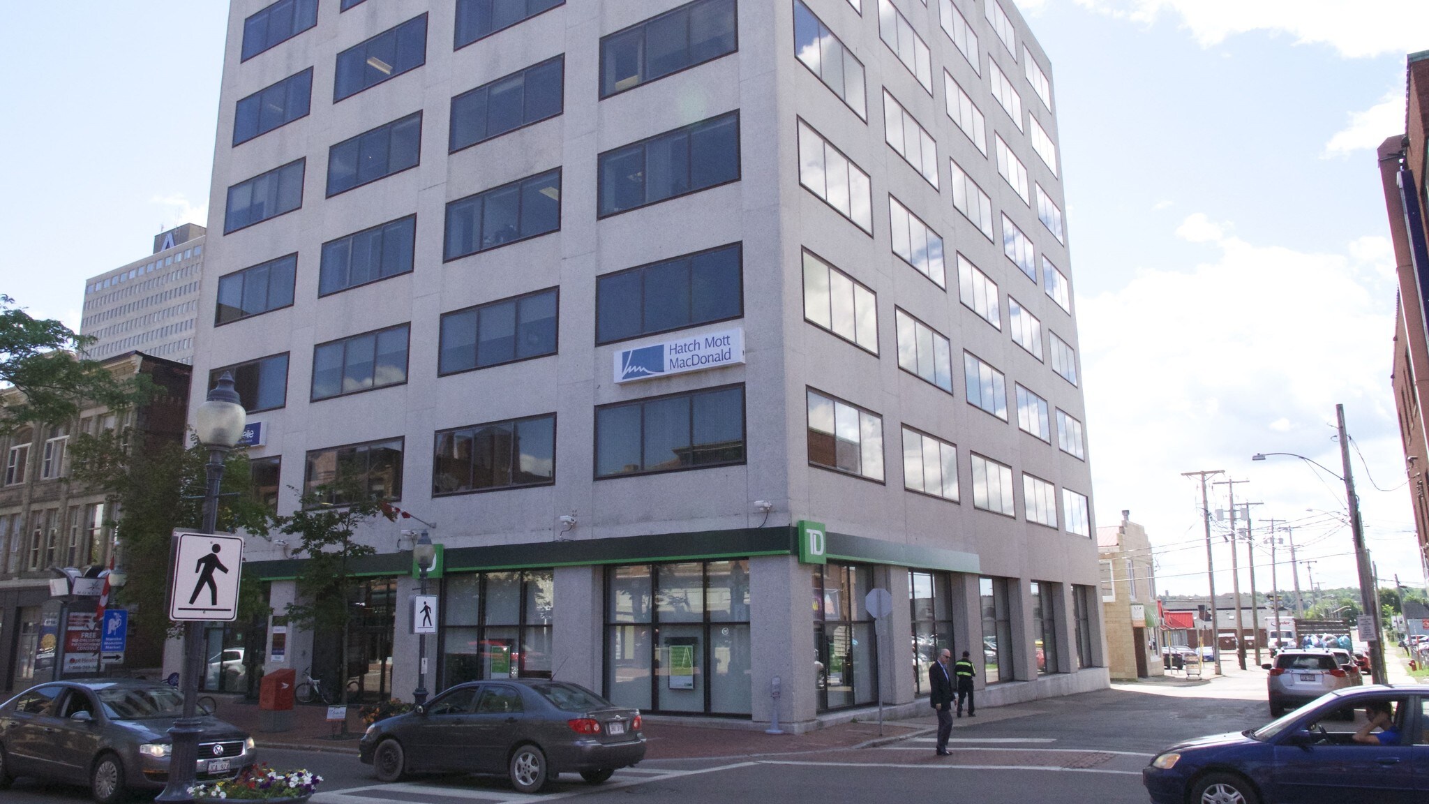 860 Main St, Moncton, NB à louer Photo de l’immeuble– Image 1 sur 7
