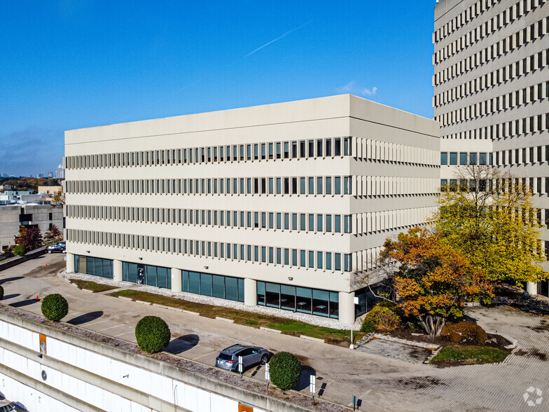 Moatfield Dr portefeuille de 2 biens à vendre sur LoopNet.fr - Photo de l’immeuble – Image 2 sur 3