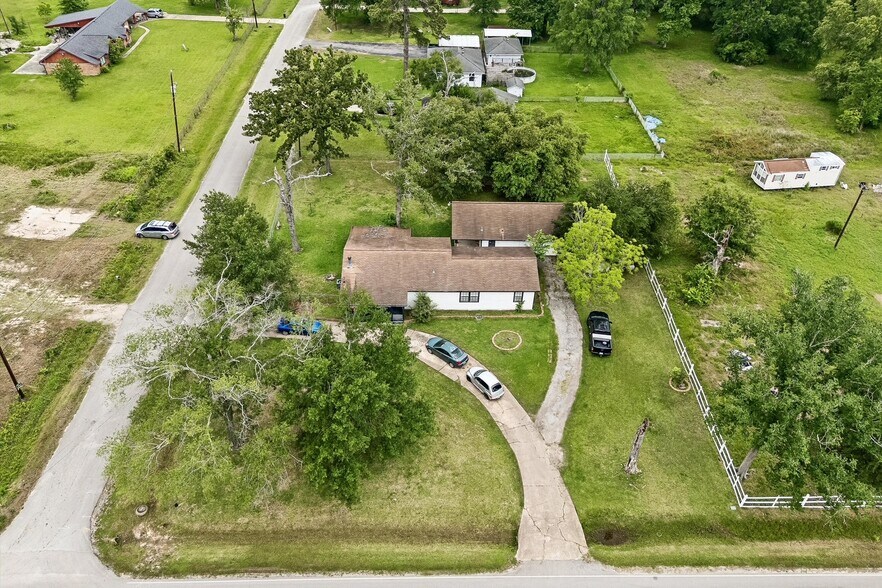 22855 E Martin Dr, Porter, TX à vendre - Photo principale – Image 1 sur 27