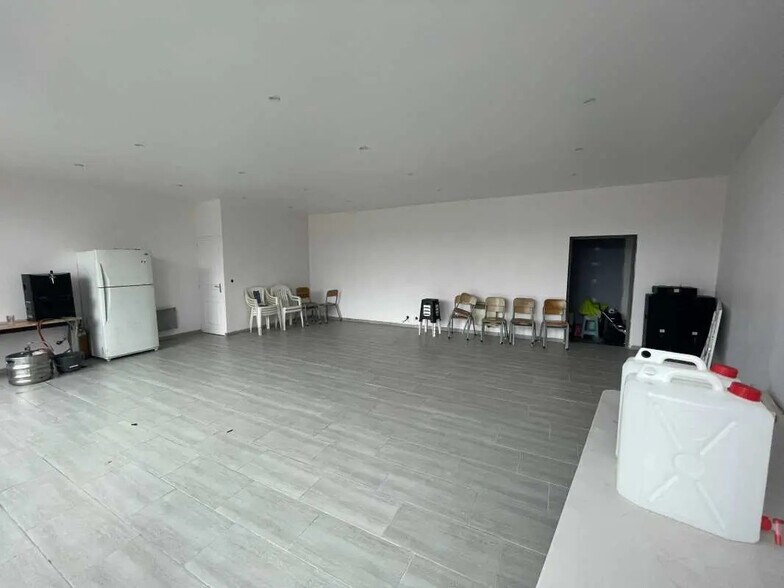 Bureau dans Allonne à louer - Photo de l’immeuble – Image 1 sur 5