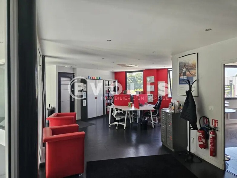 Bureau dans Grigny à vendre - Photo intérieure – Image 2 sur 11